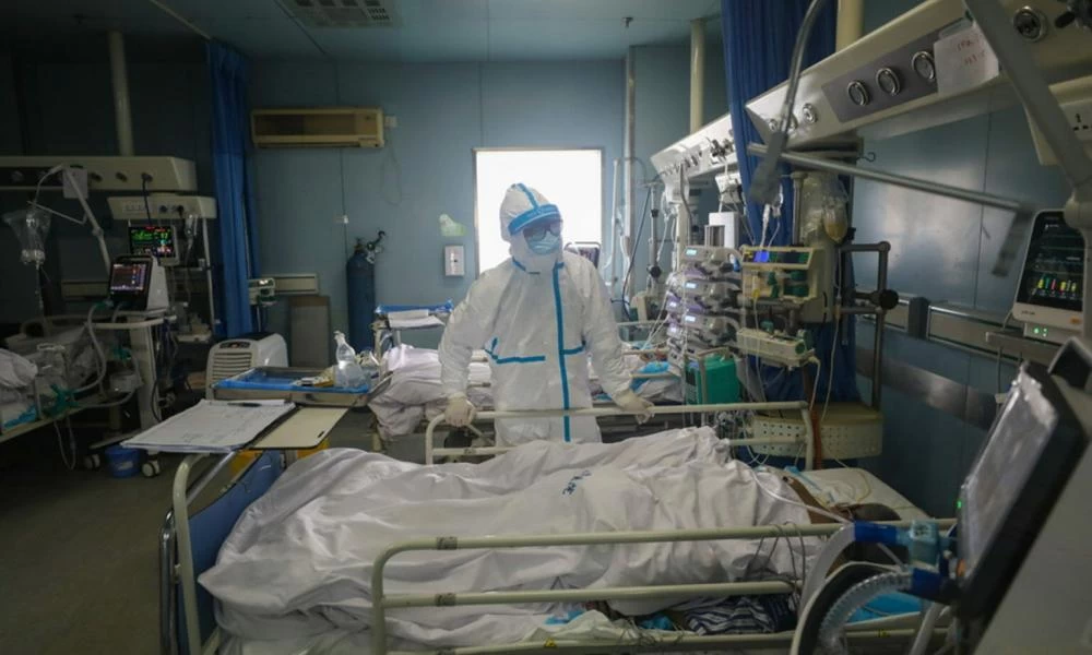 Κορωνοϊός: Έρημες πόλεις σε όλη την χώρα - ''Λουκέτο'' σε καφετέριες, κομμωτήρια, εμπορικά κέντρα